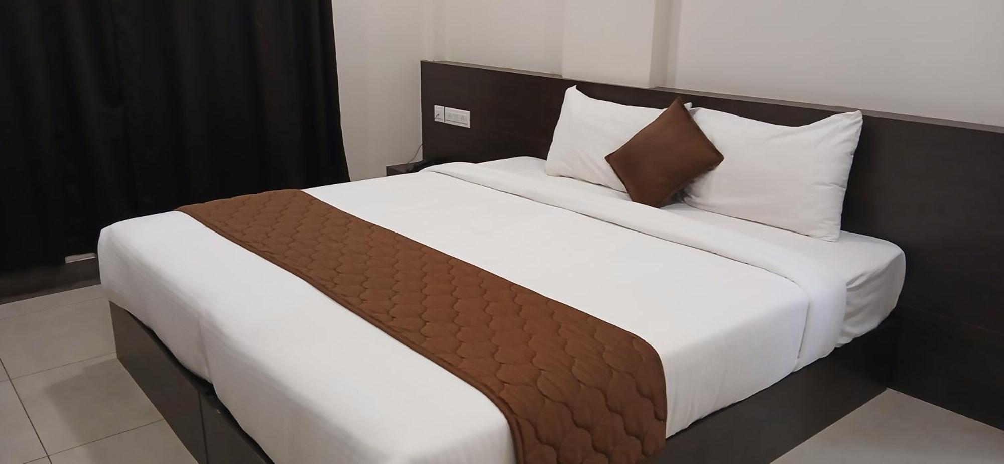 Hotel Pankaj Residency Guruvāyūr 외부 사진