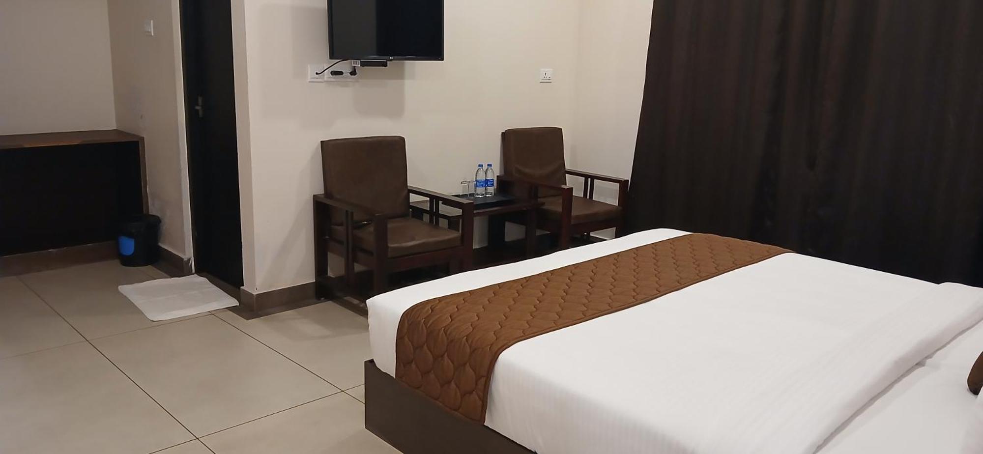 Hotel Pankaj Residency Guruvāyūr 외부 사진